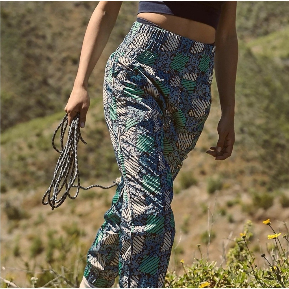 FREE PEOPLE MOVEMENT THE WAY HOME Lightweight High Waisted Printed JOGGERS Sz M